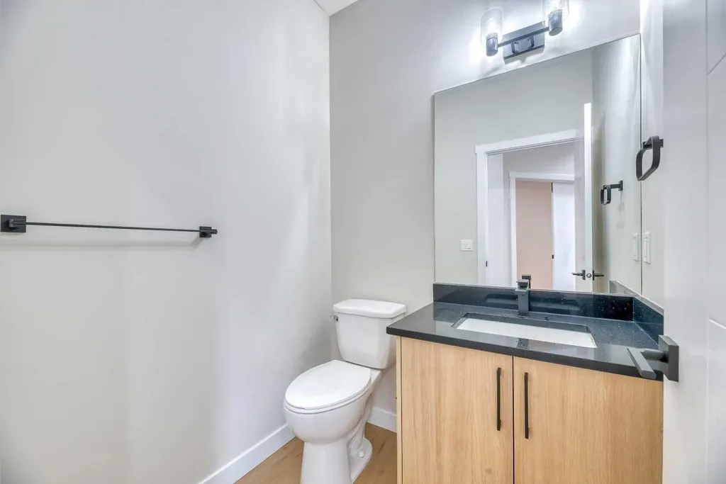 112 Lakewood Crescent Strathmore AB T1P 2J9