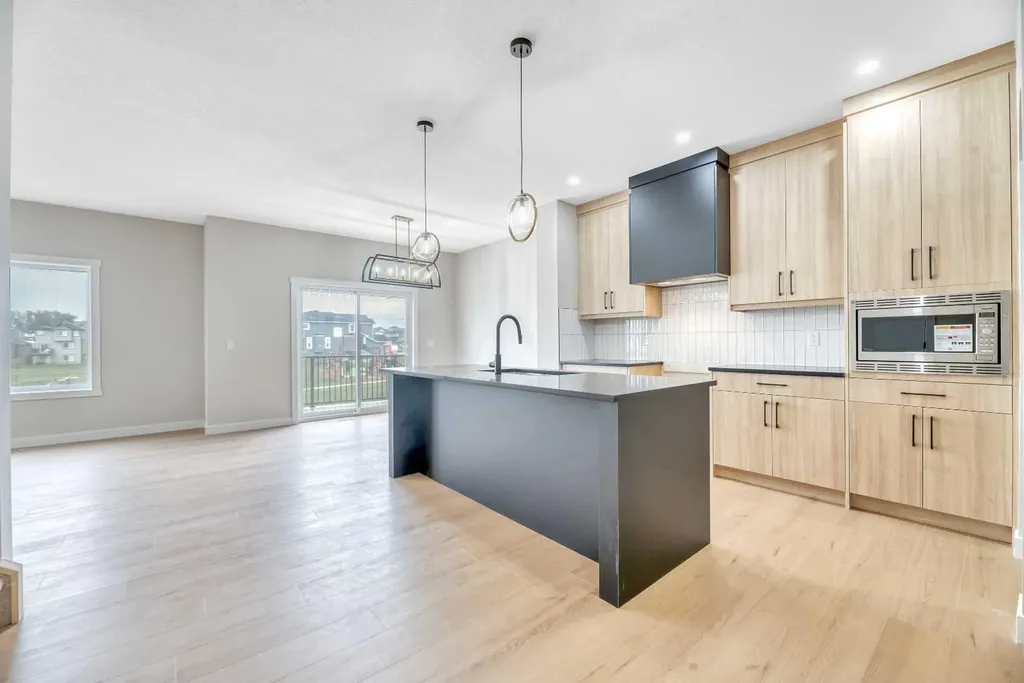 112 Lakewood Crescent Strathmore AB T1P 2J9