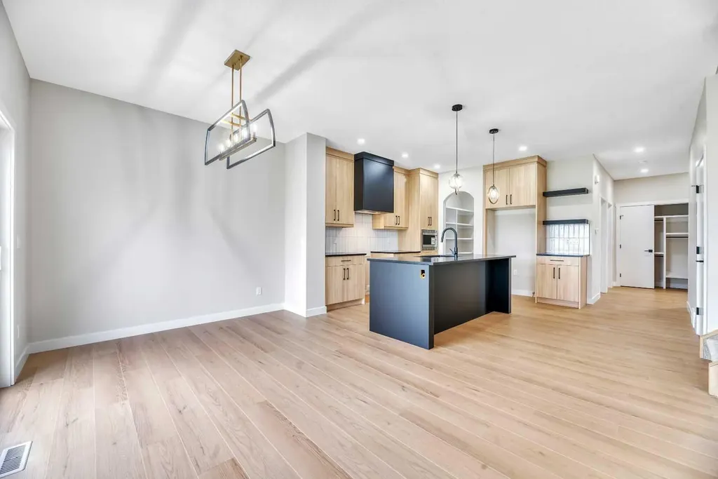 112 Lakewood Crescent Strathmore AB T1P 2J9