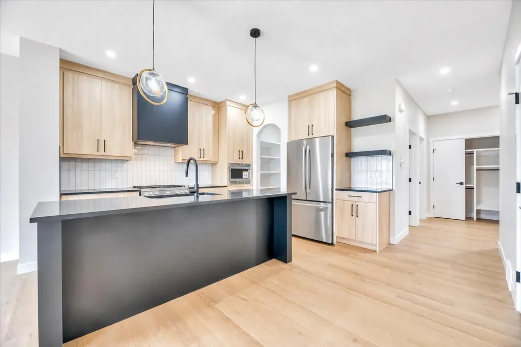 112 Lakewood Crescent Strathmore AB T1P 2J9