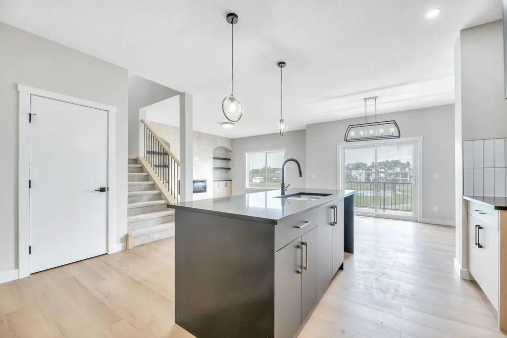 112 Lakewood Crescent Strathmore AB T1P 2J9