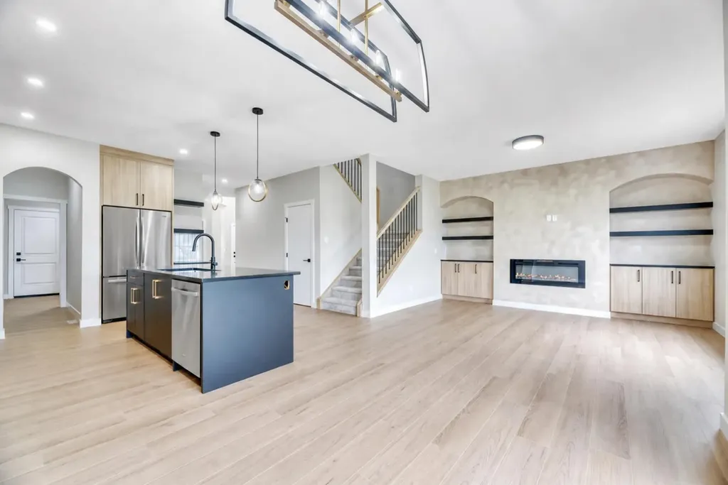 112 Lakewood Crescent Strathmore AB T1P 2J9