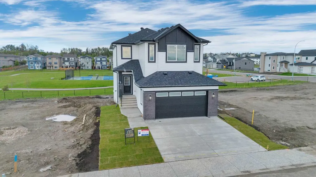 112 Lakewood Crescent Strathmore AB T1P 2J9