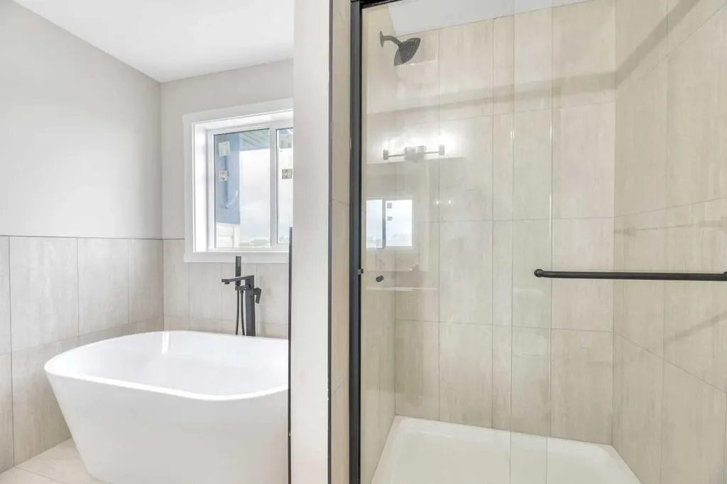 112 Lakewood Crescent Strathmore AB T1P 2J9