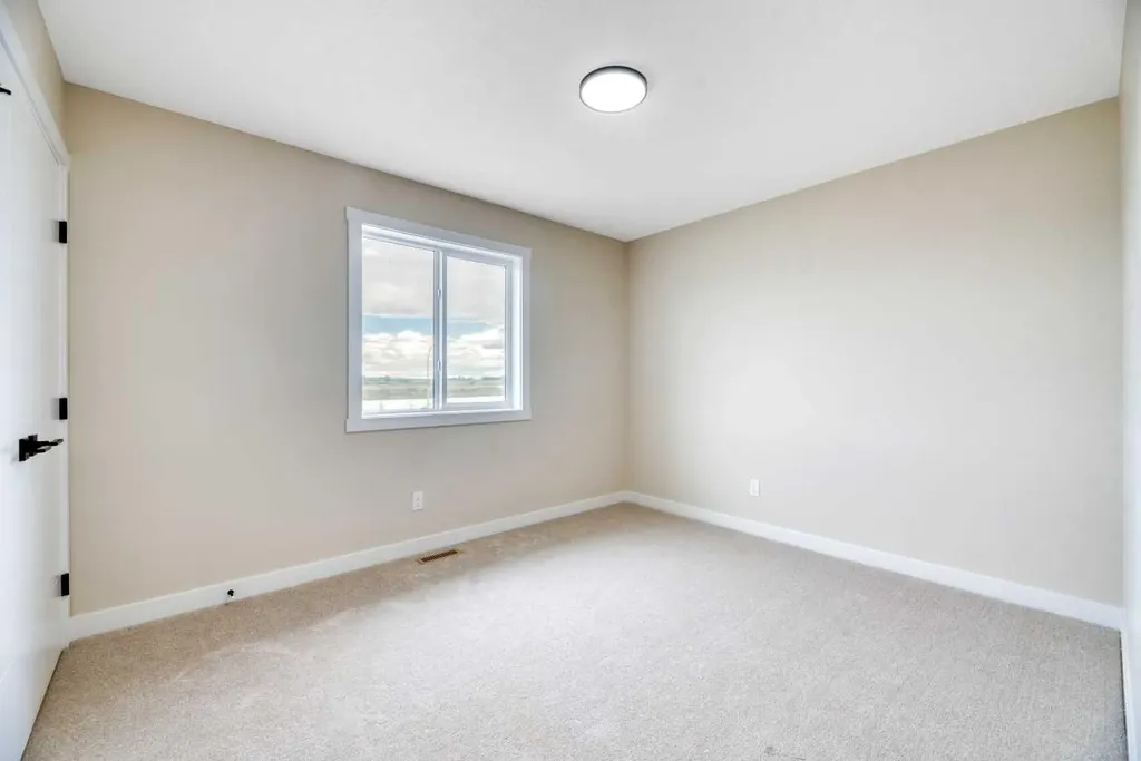 112 Lakewood Crescent Strathmore AB T1P 2J9