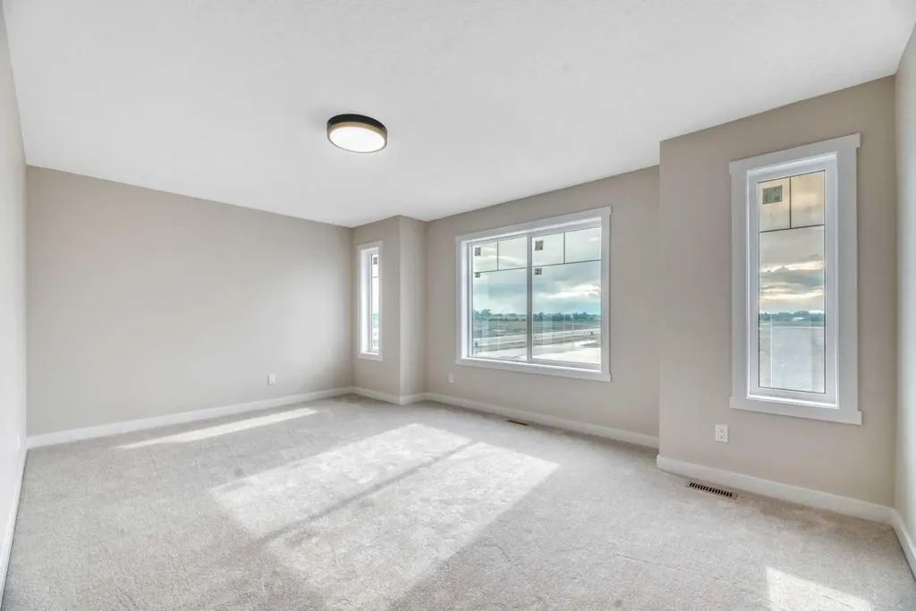 112 Lakewood Crescent Strathmore AB T1P 2J9