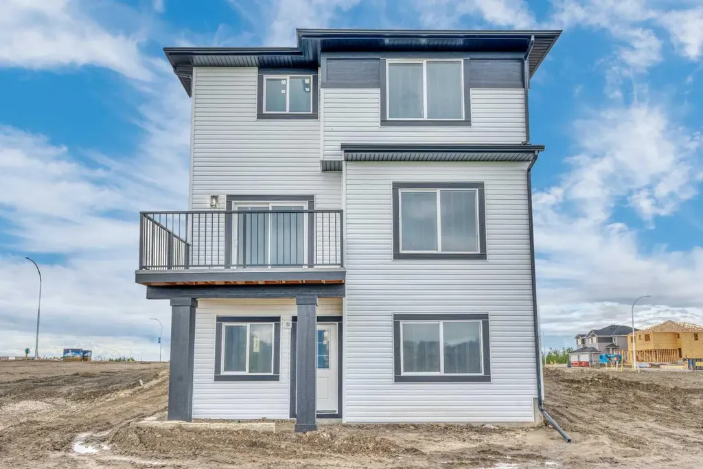 112 Lakewood Crescent Strathmore AB T1P 2J9