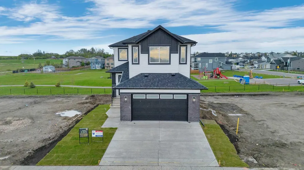112 Lakewood Crescent Strathmore AB T1P 2J9