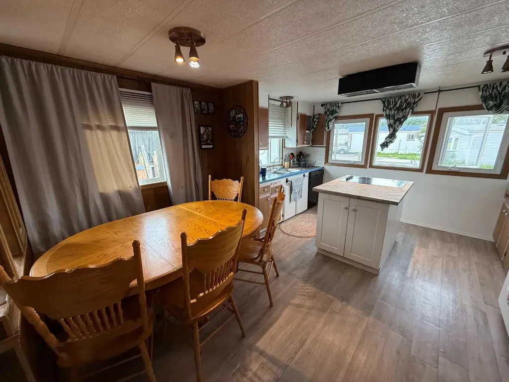 133 Jarvis Street Hinton AB T7V 1R9