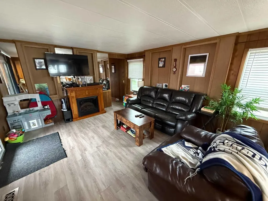 133 Jarvis Street Hinton AB T7V 1R9