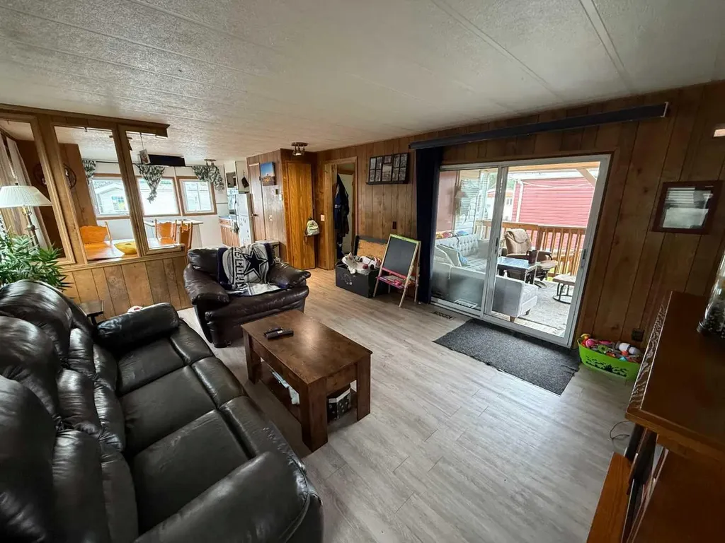 133 Jarvis Street Hinton AB T7V 1R9
