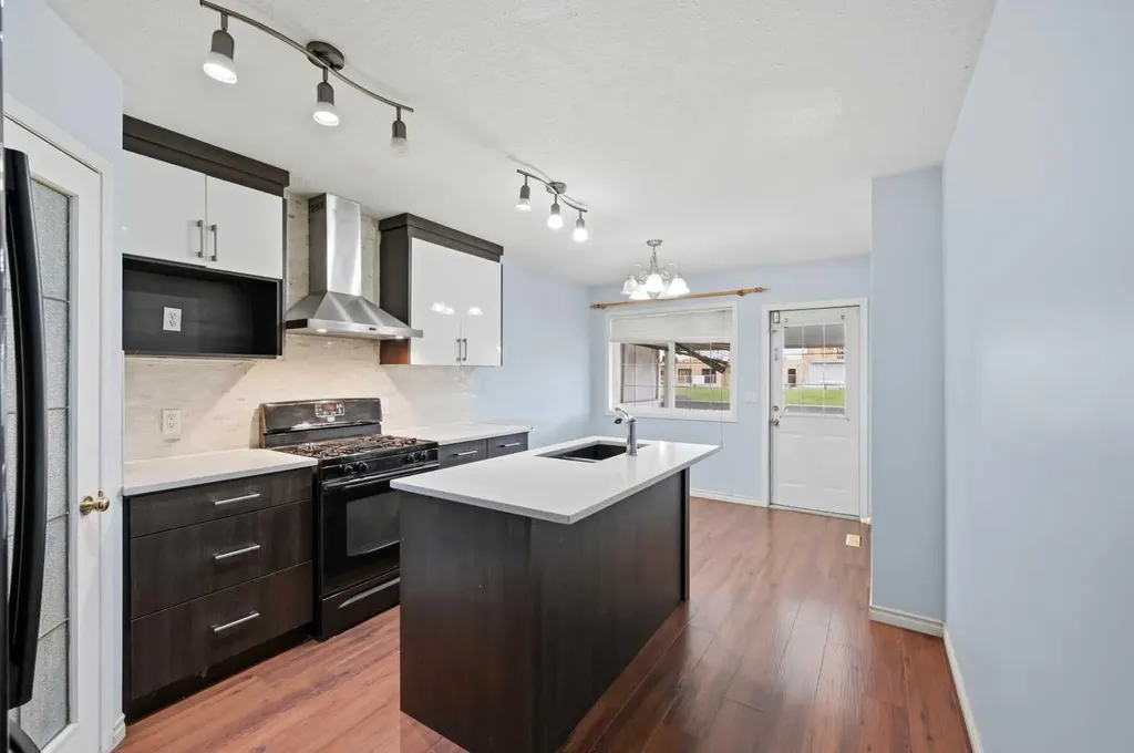 141 Tarawood Place NE Calgary AB T3J 5B4