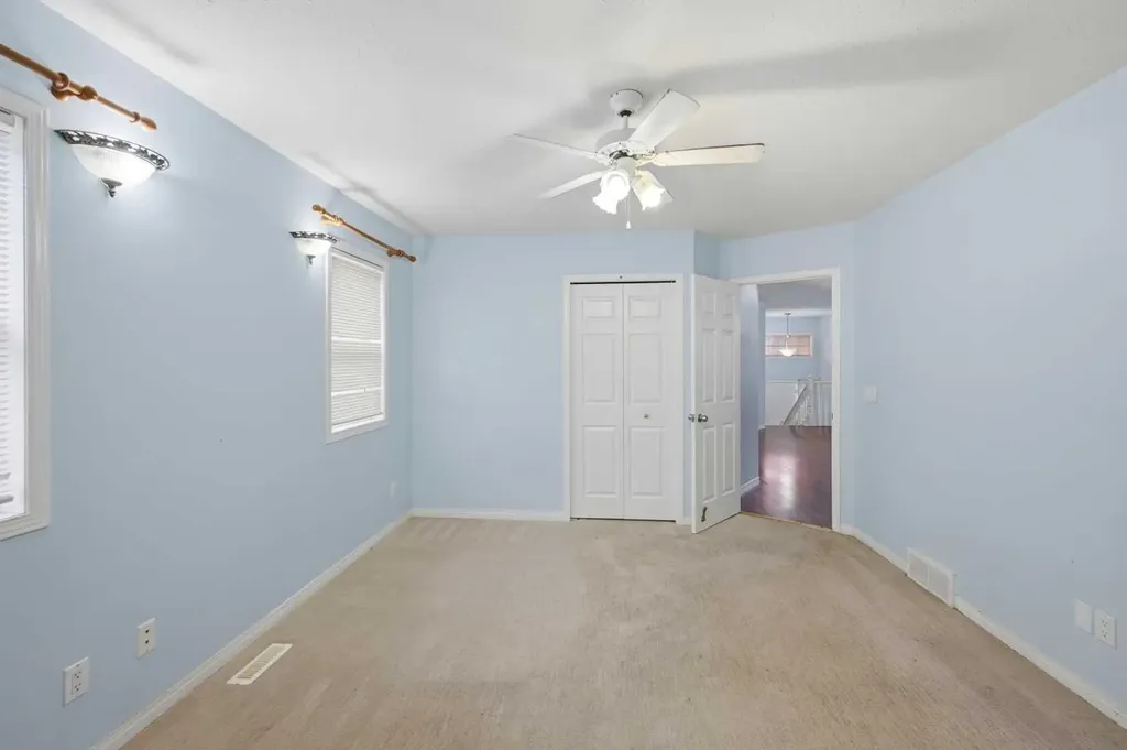 141 Tarawood Place NE Calgary AB T3J 5B4