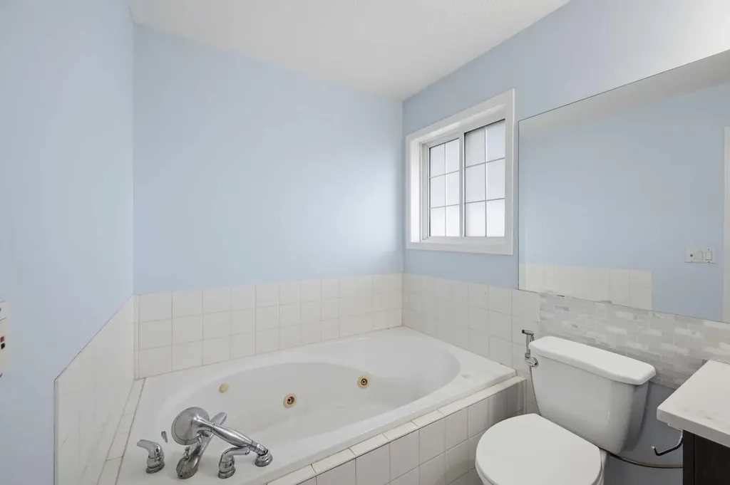 141 Tarawood Place NE Calgary AB T3J 5B4
