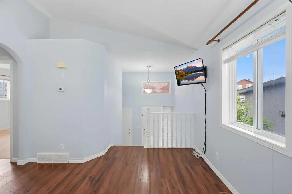 141 Tarawood Place NE Calgary AB T3J 5B4