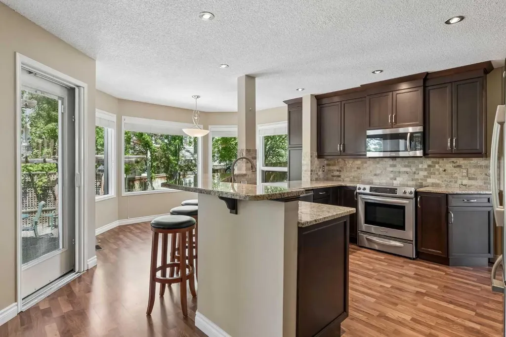 67 Hawkwood Drive NW Calgary AB T3G 3H9