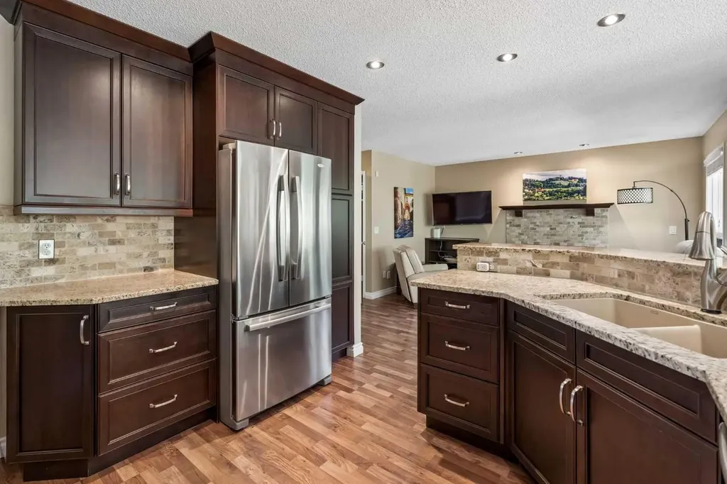 67 Hawkwood Drive NW Calgary AB T3G 3H9