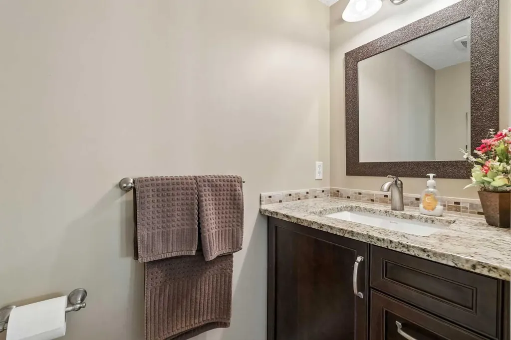 67 Hawkwood Drive NW Calgary AB T3G 3H9