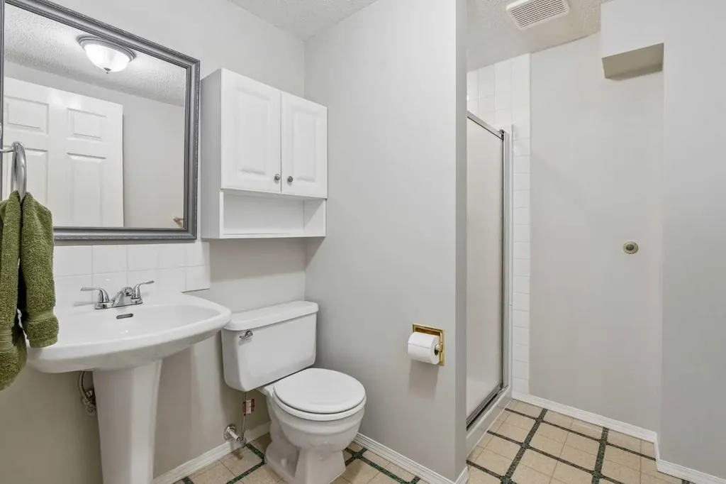 67 Hawkwood Drive NW Calgary AB T3G 3H9