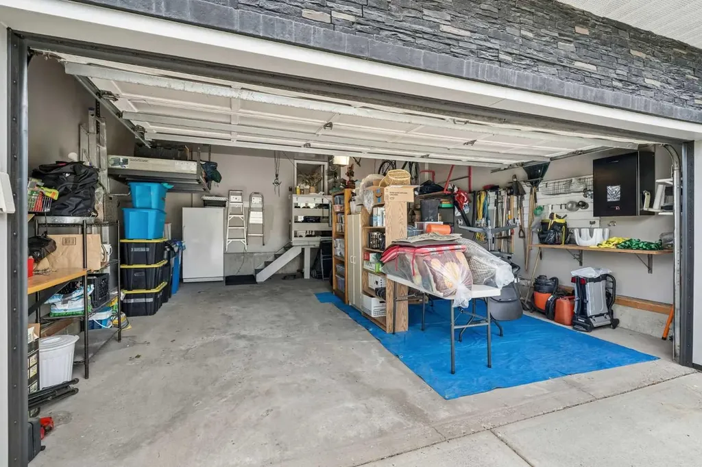67 Hawkwood Drive NW Calgary AB T3G 3H9