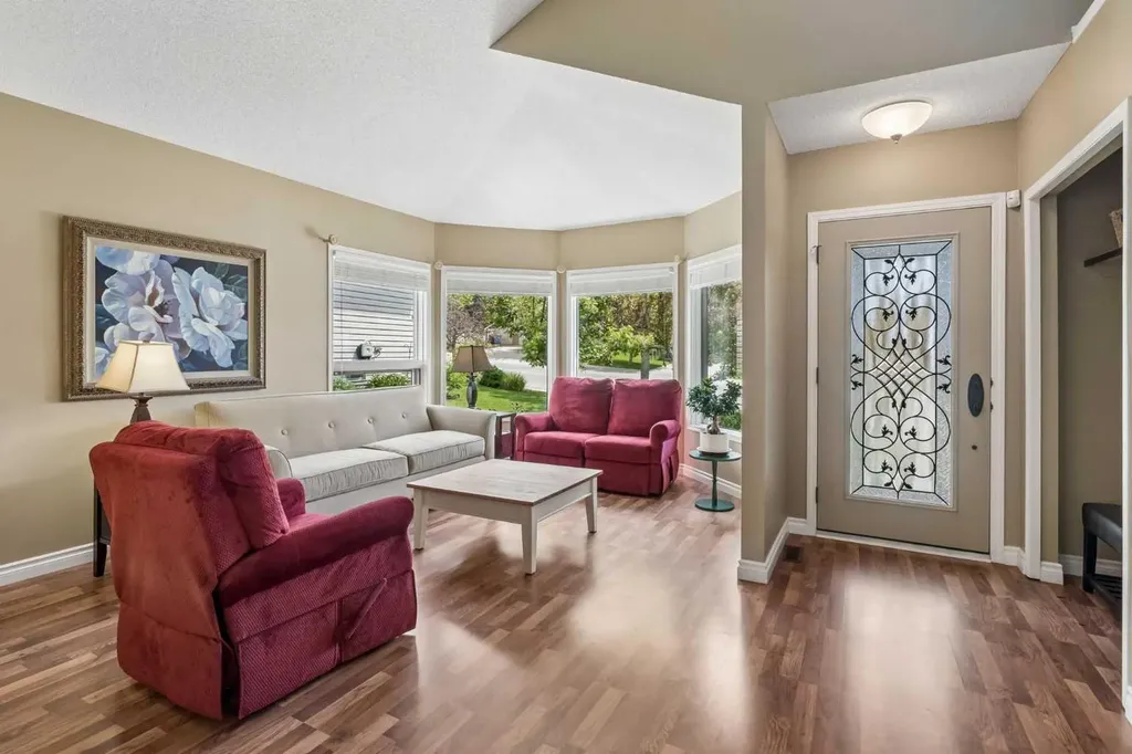 67 Hawkwood Drive NW Calgary AB T3G 3H9