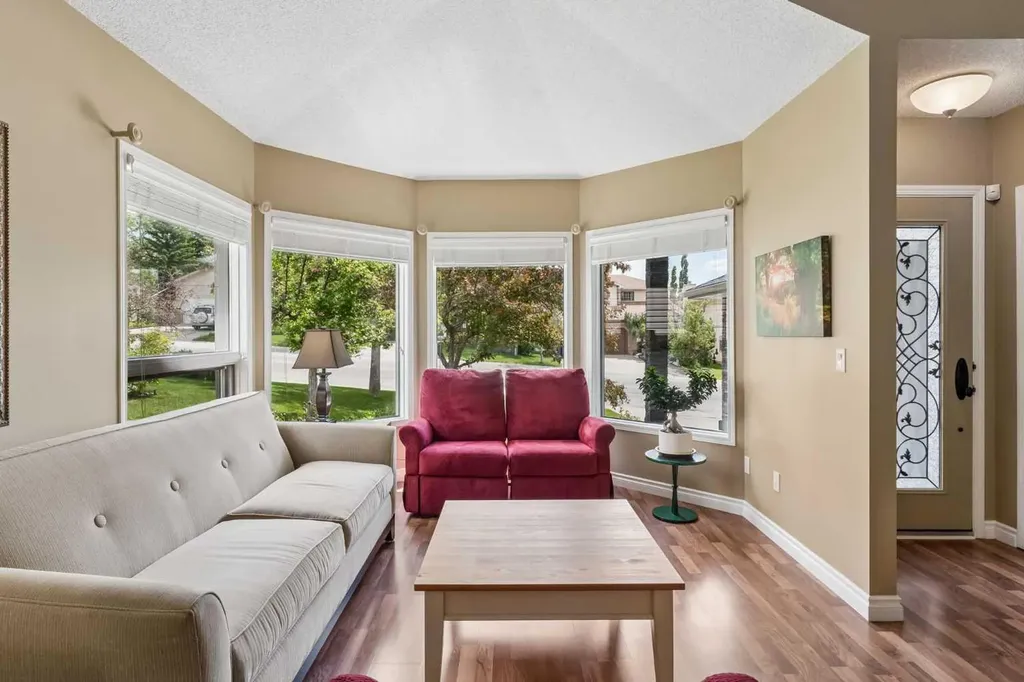 67 Hawkwood Drive NW Calgary AB T3G 3H9