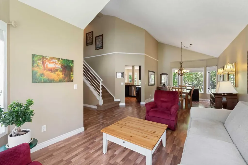 67 Hawkwood Drive NW Calgary AB T3G 3H9