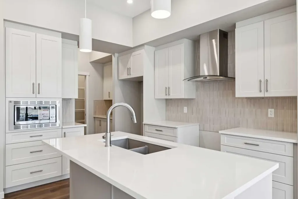 31 Hotchkiss Avenue SE Calgary AB T3S 0T5