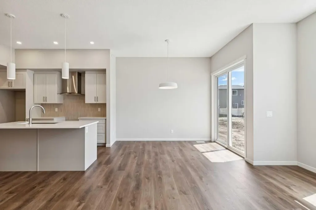 31 Hotchkiss Avenue SE Calgary AB T3S 0T5