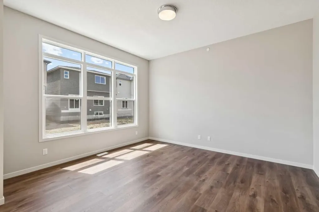 31 Hotchkiss Avenue SE Calgary AB T3S 0T5