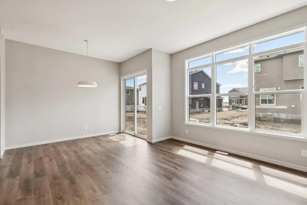 31 Hotchkiss Avenue SE Calgary AB T3S 0T5