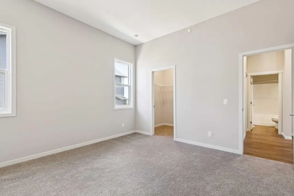 31 Hotchkiss Avenue SE Calgary AB T3S 0T5