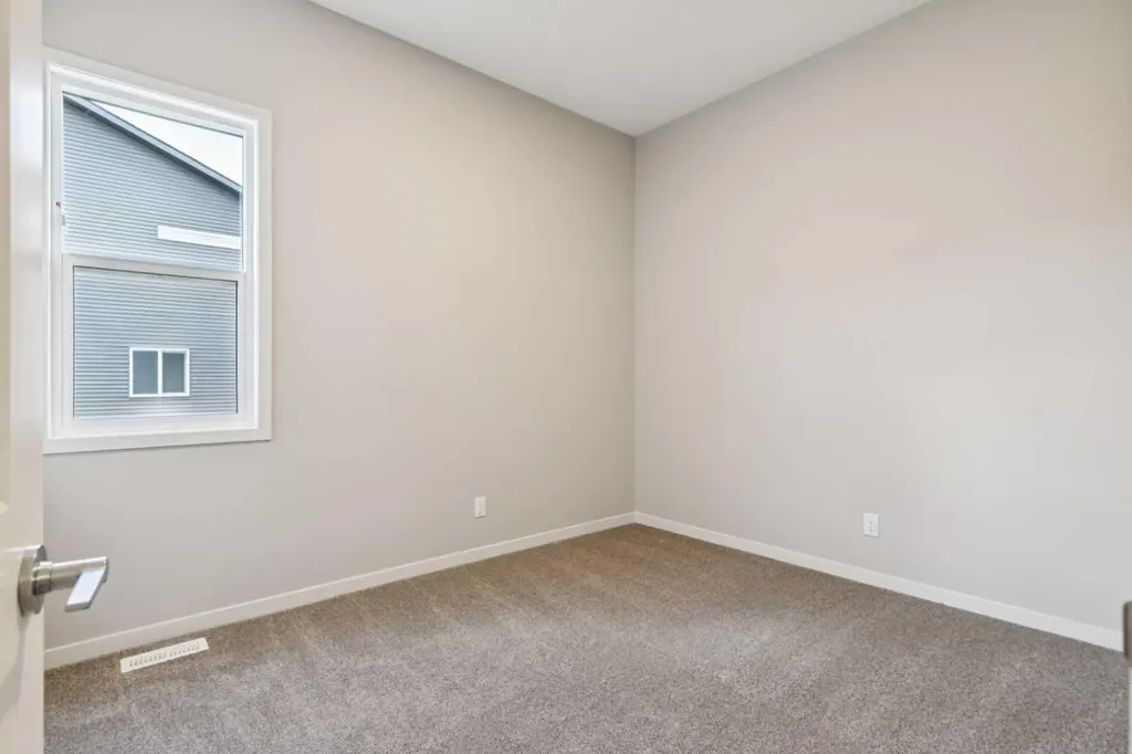 31 Hotchkiss Avenue SE Calgary AB T3S 0T5