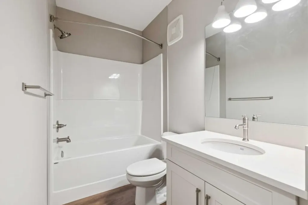 31 Hotchkiss Avenue SE Calgary AB T3S 0T5