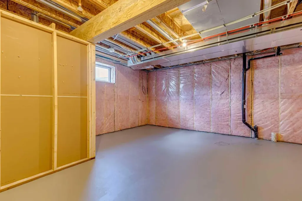 31 Hotchkiss Avenue SE Calgary AB T3S 0T5