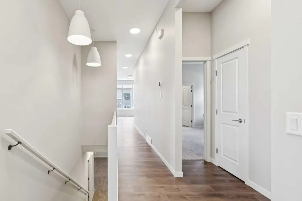 31 Hotchkiss Avenue SE Calgary AB T3S 0T5