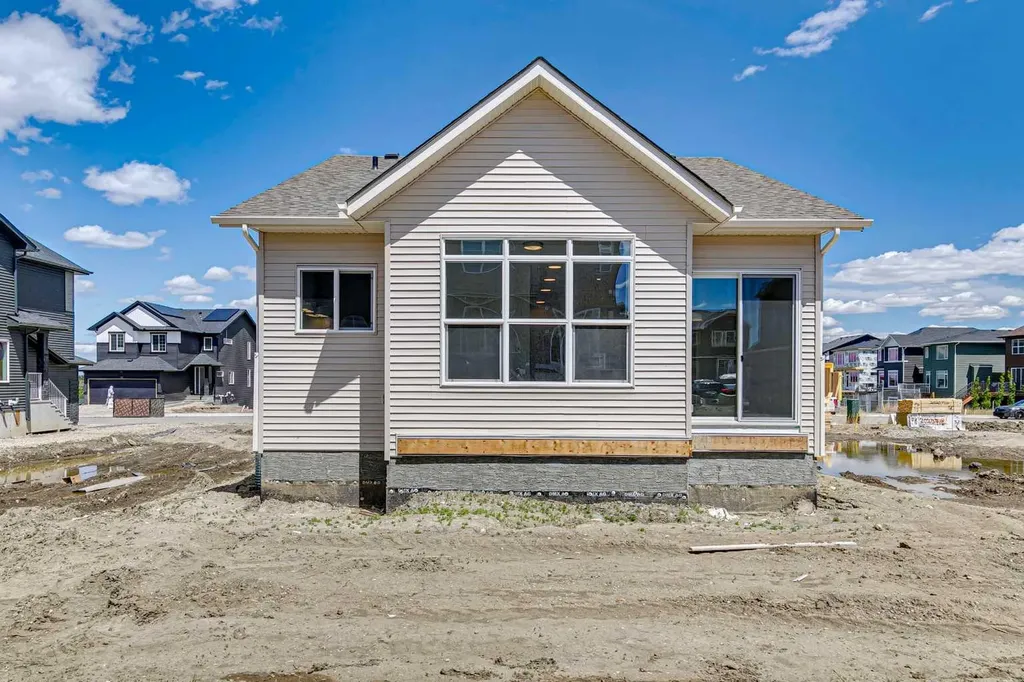 31 Hotchkiss Avenue SE Calgary AB T3S 0T5