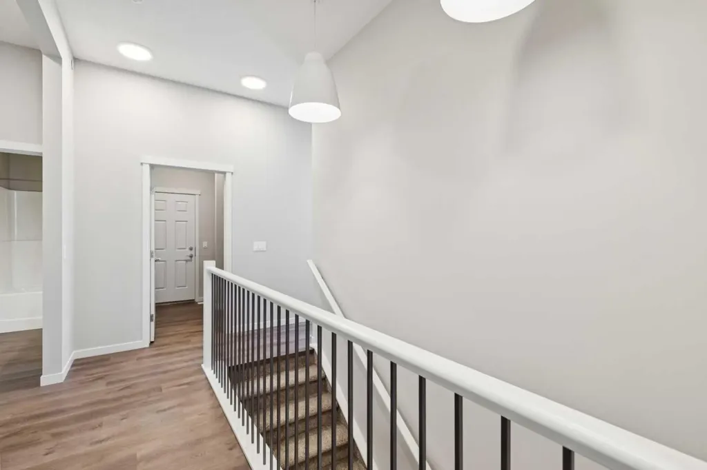 31 Hotchkiss Avenue SE Calgary AB T3S 0T5
