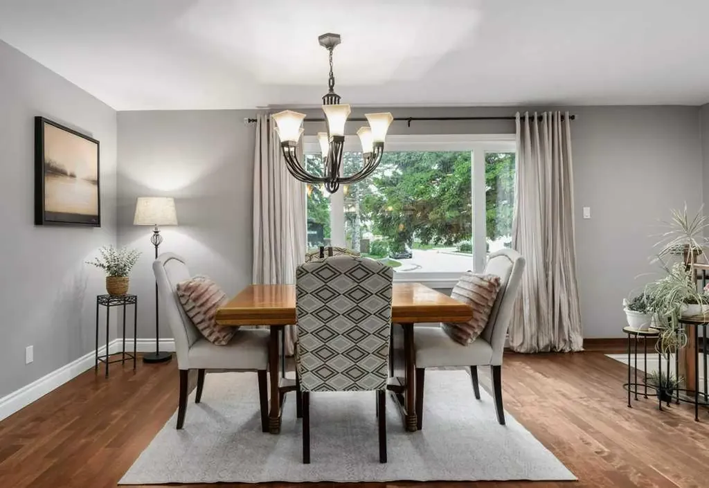 648 97 Avenue SE Calgary AB T2J 0H4