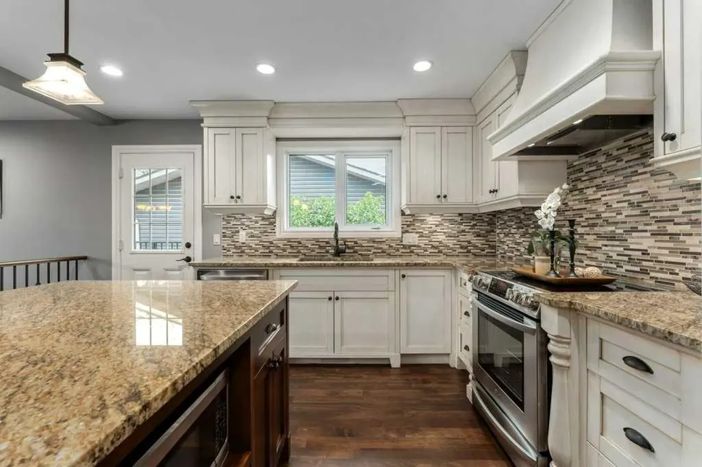 648 97 Avenue SE Calgary AB T2J 0H4