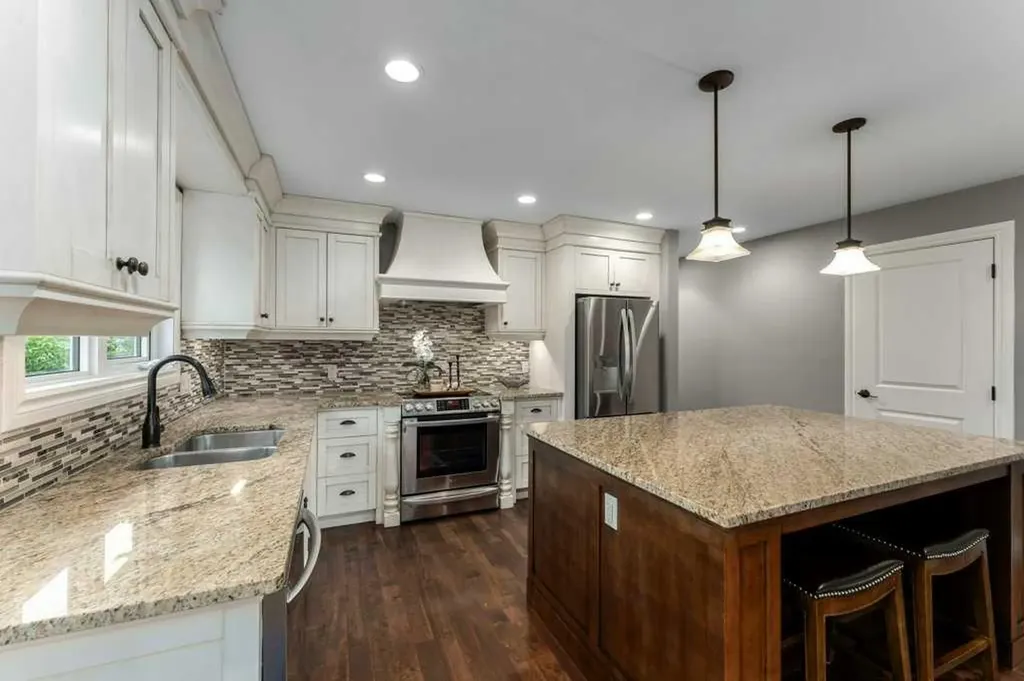 648 97 Avenue SE Calgary AB T2J 0H4