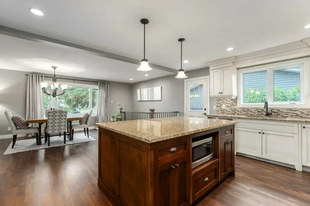 648 97 Avenue SE Calgary AB T2J 0H4