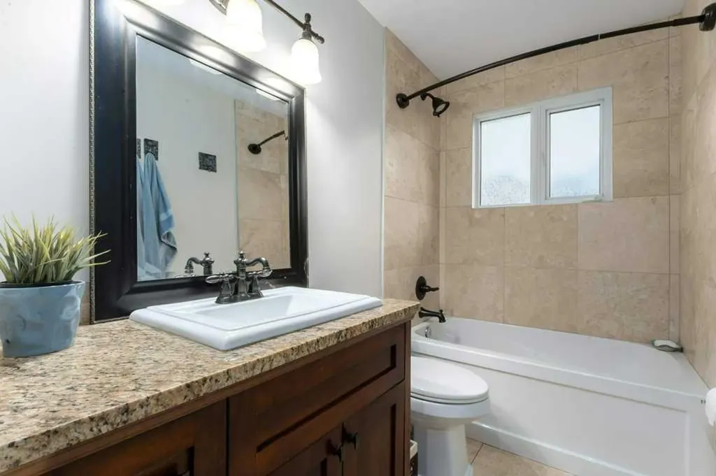 648 97 Avenue SE Calgary AB T2J 0H4