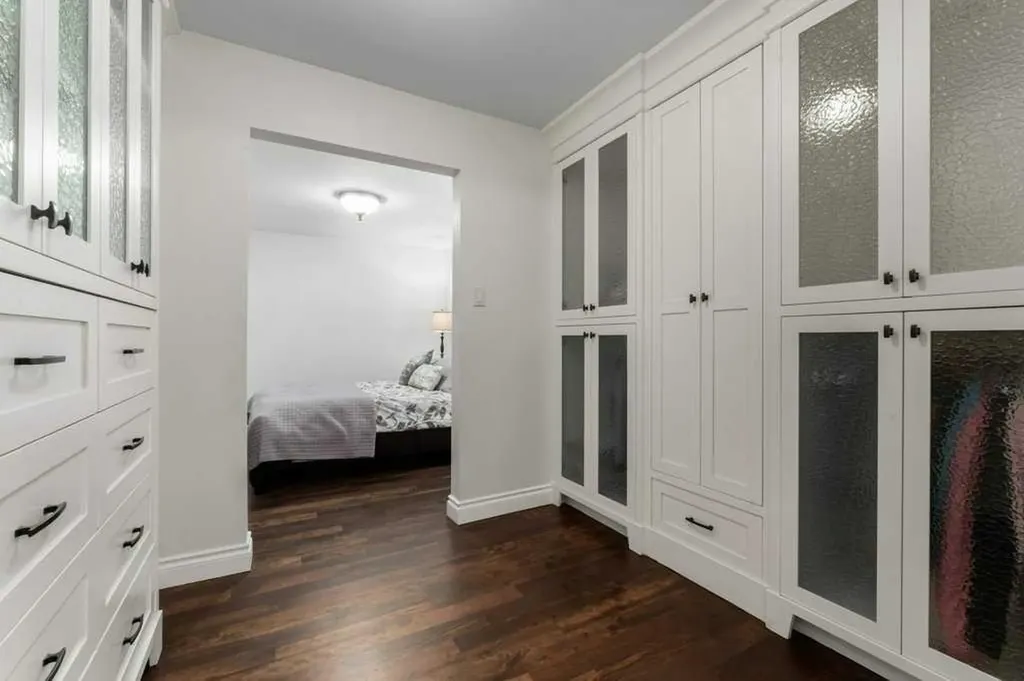 648 97 Avenue SE Calgary AB T2J 0H4