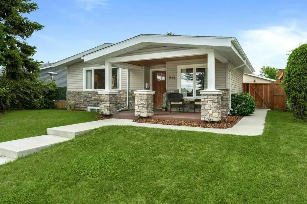 648 97 Avenue SE Calgary AB T2J 0H4