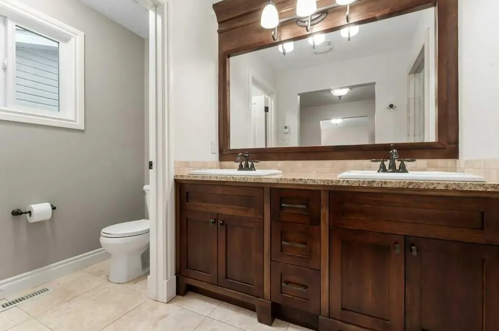 648 97 Avenue SE Calgary AB T2J 0H4