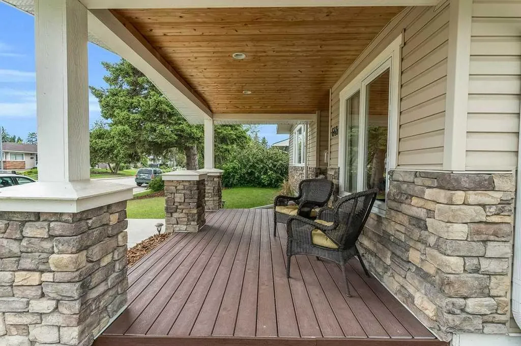 648 97 Avenue SE Calgary AB T2J 0H4