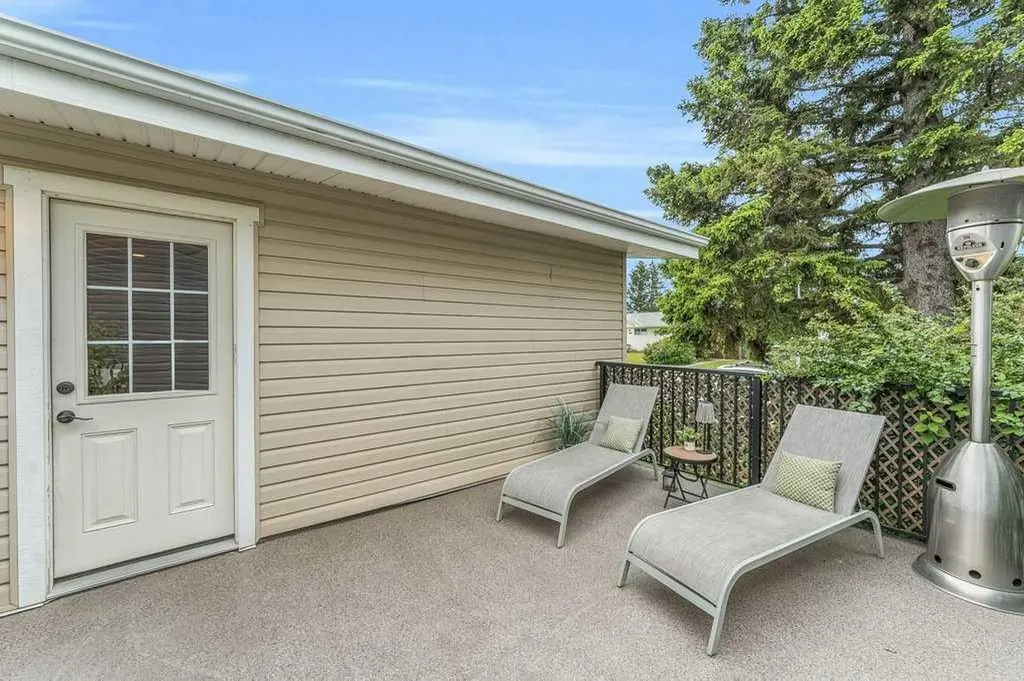 648 97 Avenue SE Calgary AB T2J 0H4