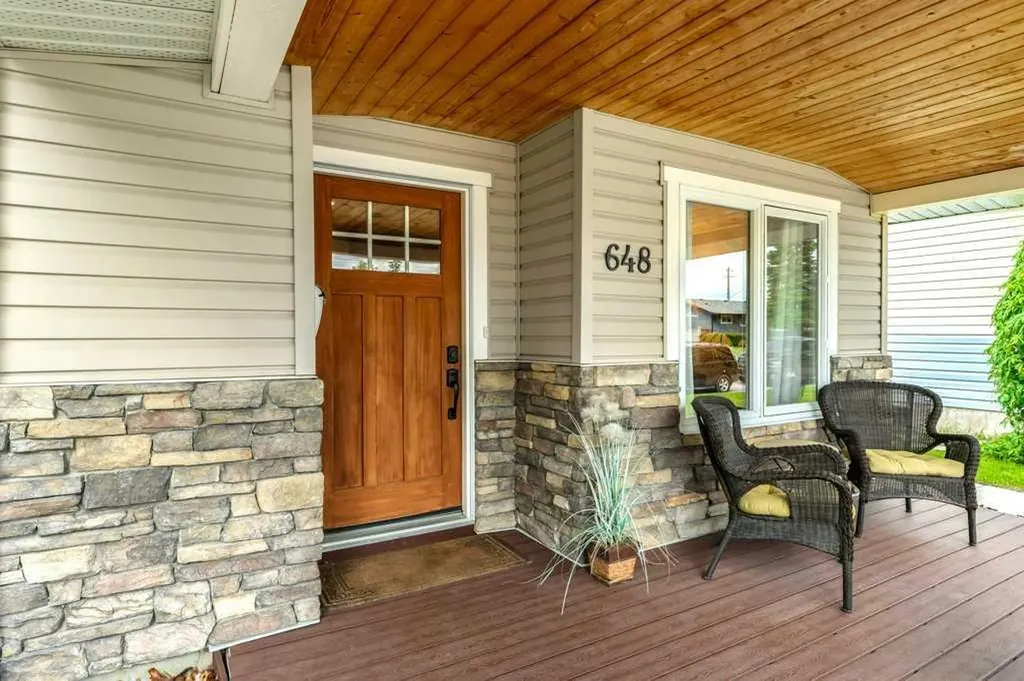 648 97 Avenue SE Calgary AB T2J 0H4