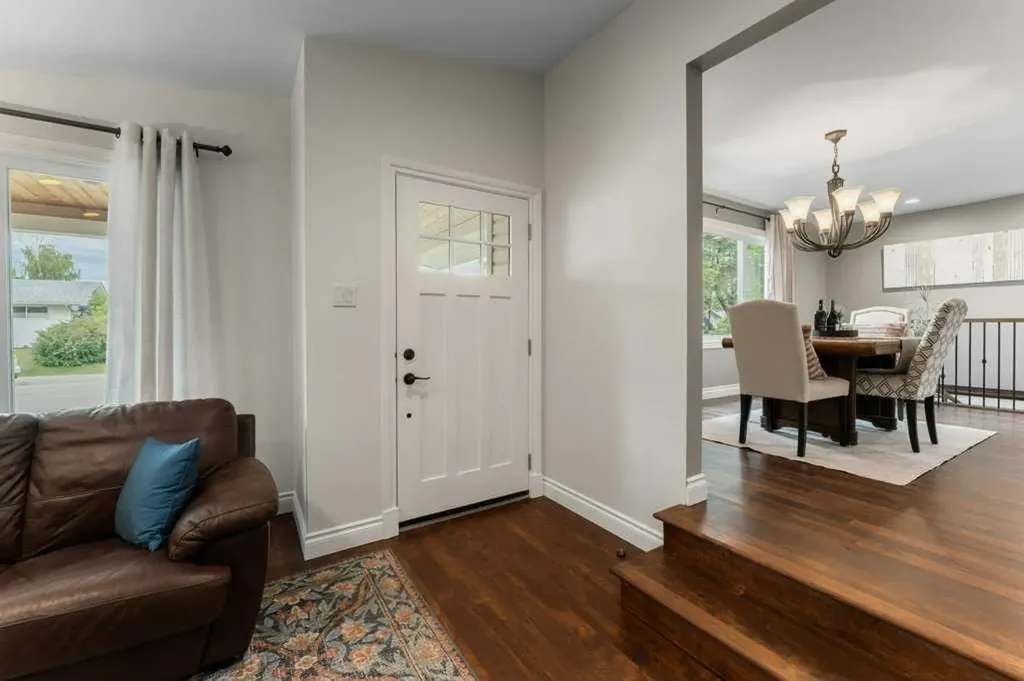 648 97 Avenue SE Calgary AB T2J 0H4